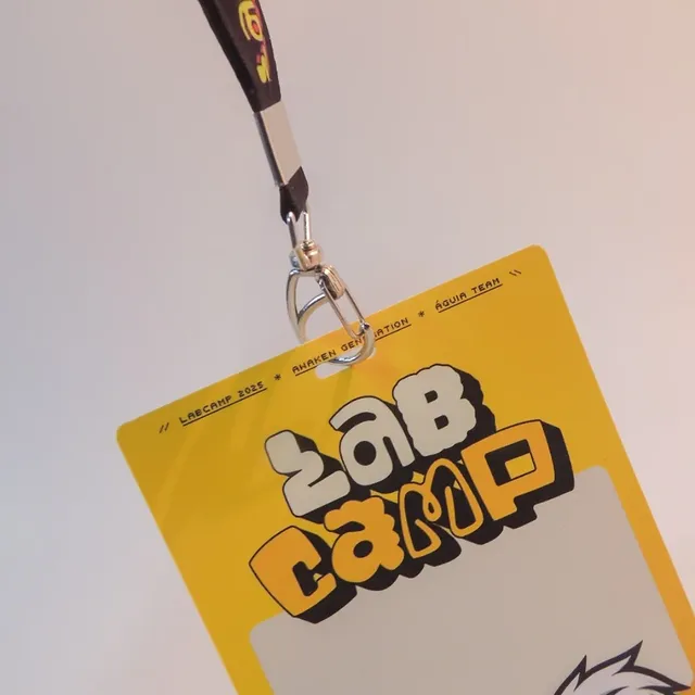 Crachás em PVC com cordão personalizados para eventos